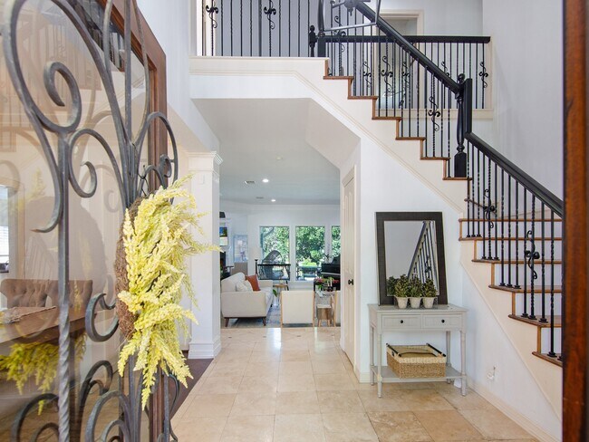 Building Photo - 25 Cokeberry St