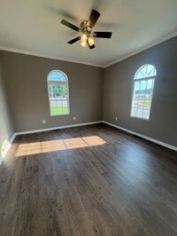 Building Photo - ? Bristol Living at Its Best – Newly Remodeled 2 Bedroom Home!