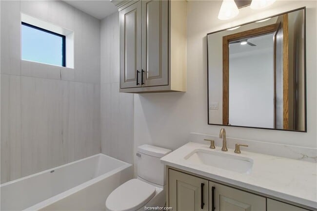 Building Photo - 4558 Hicks Ln