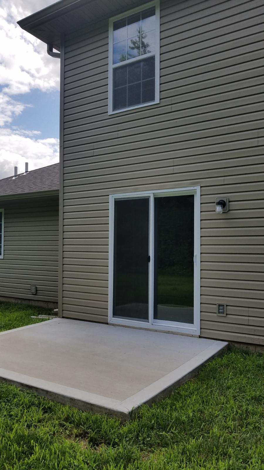 Building Photo - 1338 Village Circle Dr