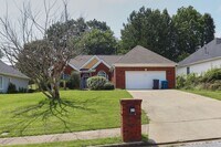 Building Photo - 510 MacLand Dr