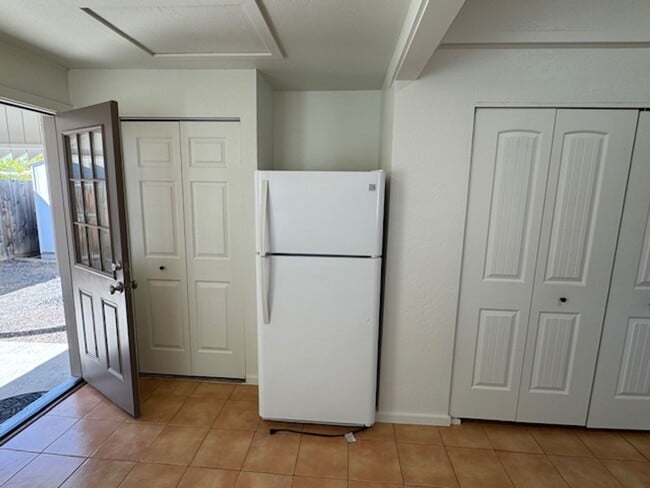 Building Photo - WELL MAINTAINED 3 BR HOME- COMFORTABLE, AFFORDABLE & GREAT LOCATION