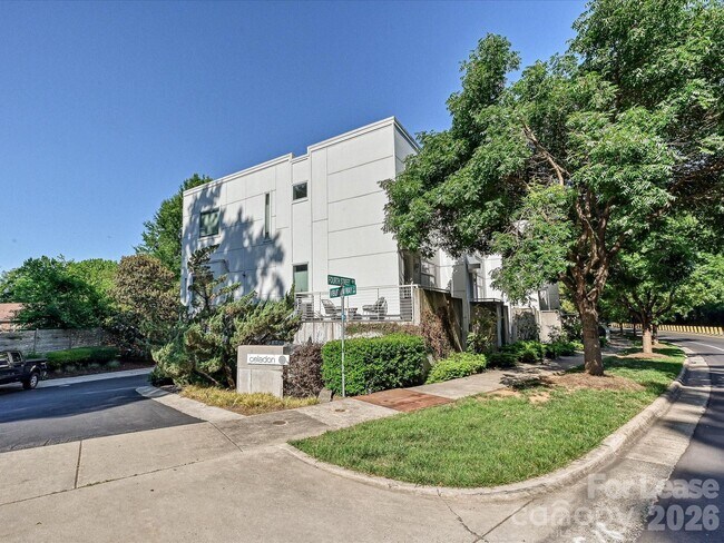 Building Photo - 341 Viburnum Way Ct