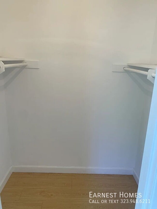 Building Photo - 5115 Kester Ave