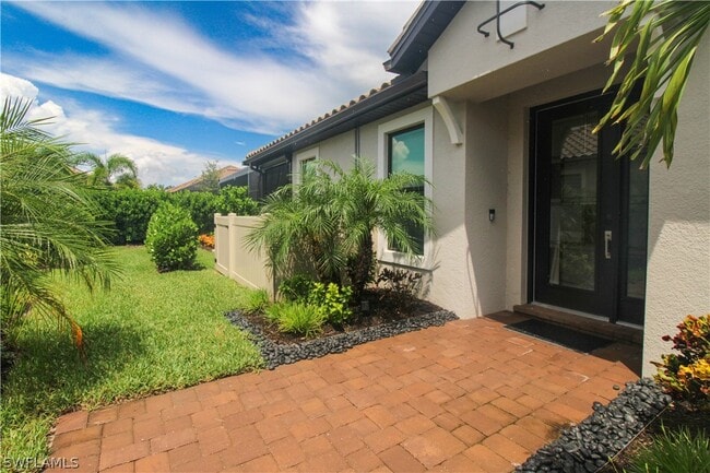 Building Photo - 15565 Vittorio St