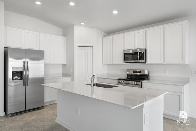 Building Photo - 4980 Worchester Dr