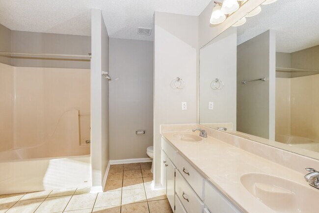 Building Photo - 93 Bloomington Cove