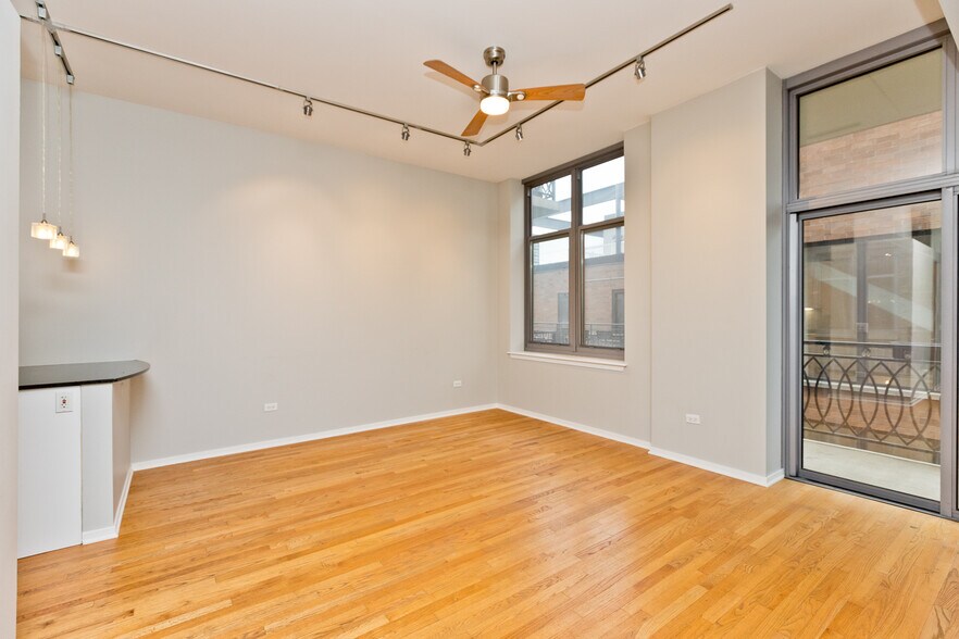 Building Photo - 1201 W Adams St