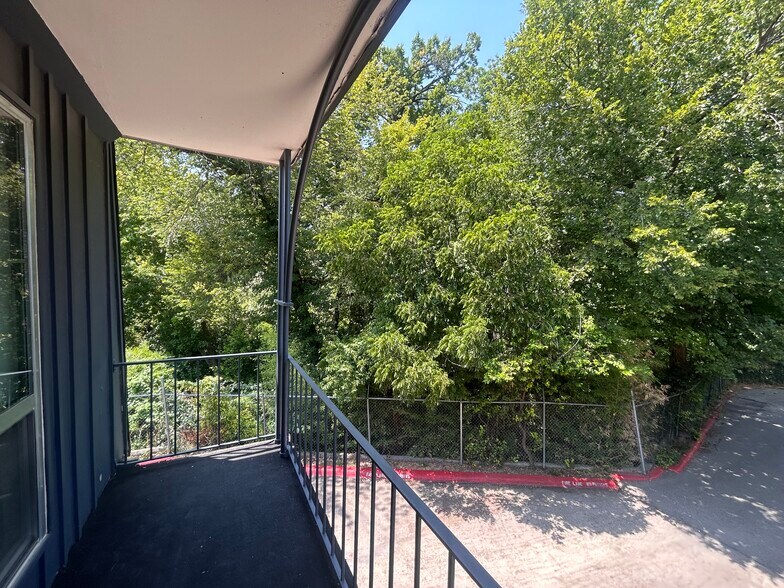 Building Photo - 5014 Les Chateaux Dr
