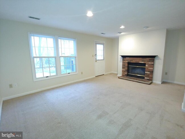 Building Photo - 2134 Commissary Cir
