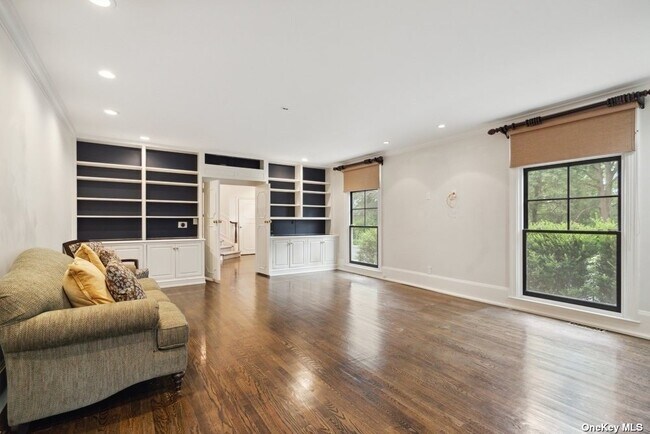 Building Photo - 157 Linden Ln