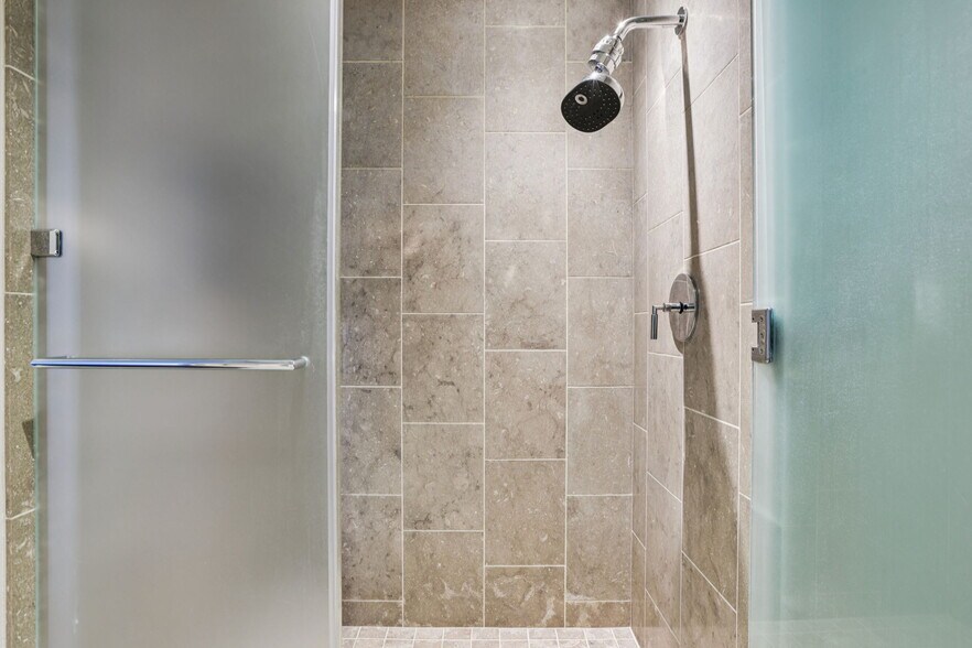 Building Photo - 6250 HOLLYWOOD Blvd