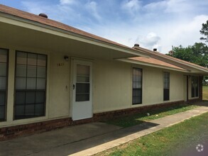 Building Photo - 2 Bedroom Duplex on South Z in Fort Smith