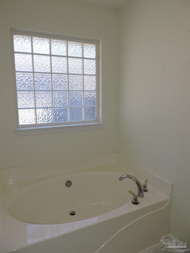 Building Photo - 5626 Rosebay St