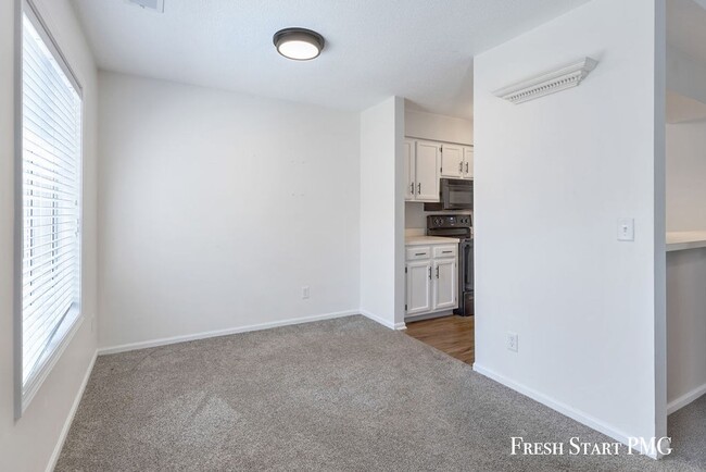 Building Photo - Comfortable Living in the Heart of Holland!