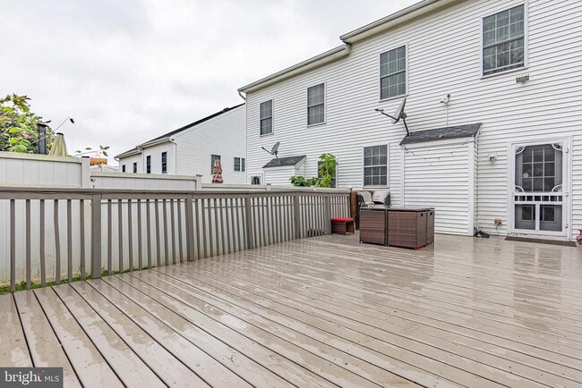 Building Photo - 321 Fountain St