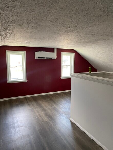 Building Photo - 233 Scioto St