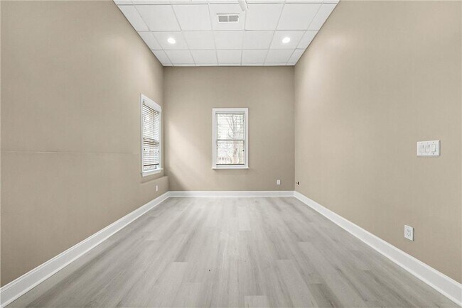 Building Photo - 225 Lake Summit View