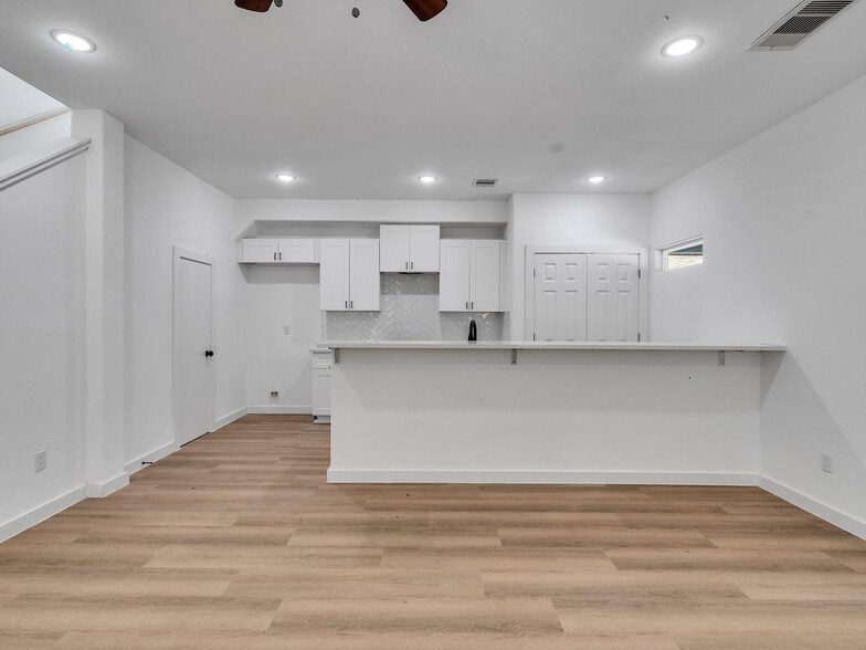 Building Photo - 7428 Laura Koppe Rd