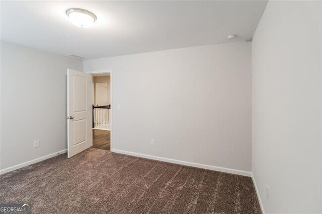 Building Photo - 4525 Sandy Creek Dr