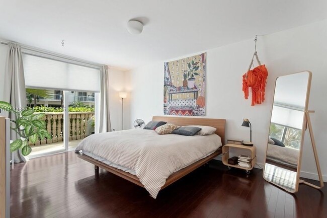 Building Photo - 8888 Collins Ave