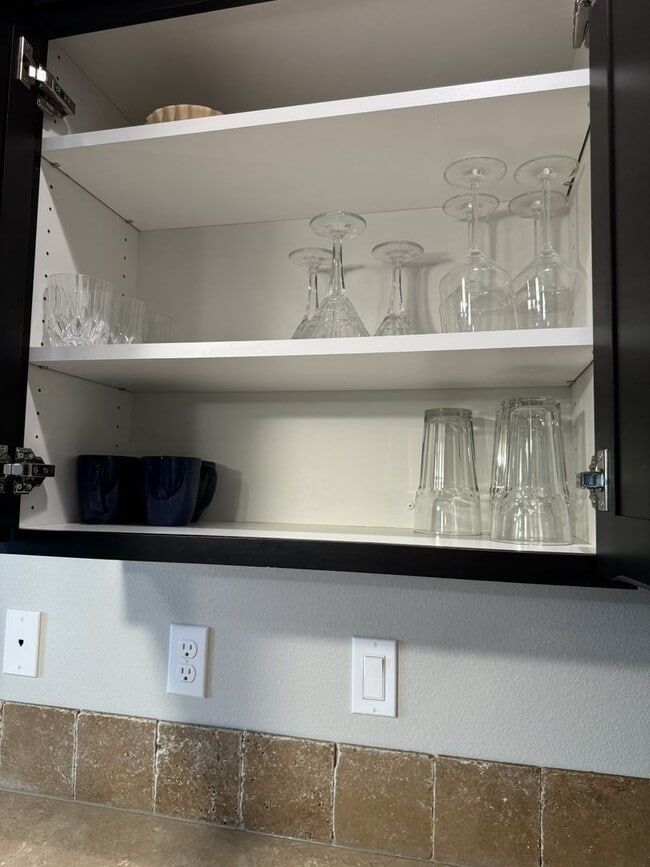 Building Photo - Furnished Hermiston Rental