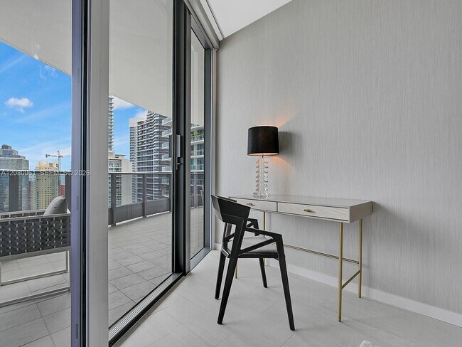 Building Photo - 1000 Brickell Plaza