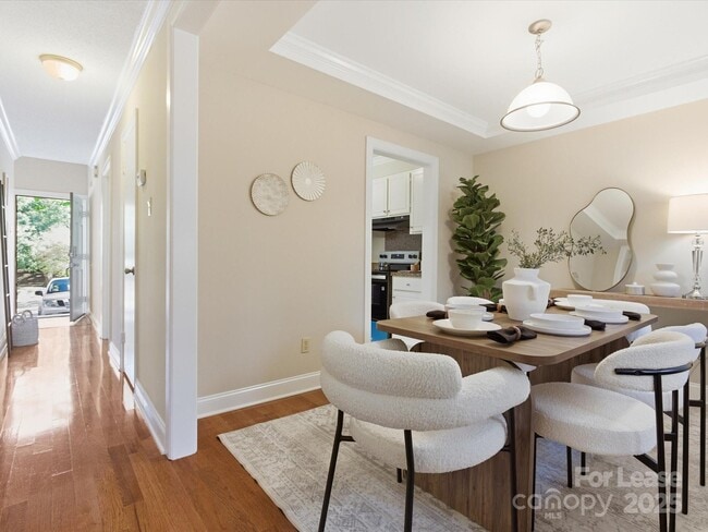 Building Photo - 7925 Charter Oak Ln