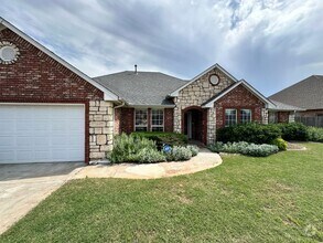 Building Photo - FOR RENT: Charming 4-Bedroom, 2-Bath Home ...