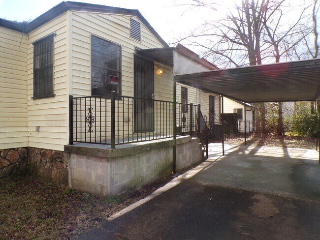 Building Photo - 200 23rd St SW