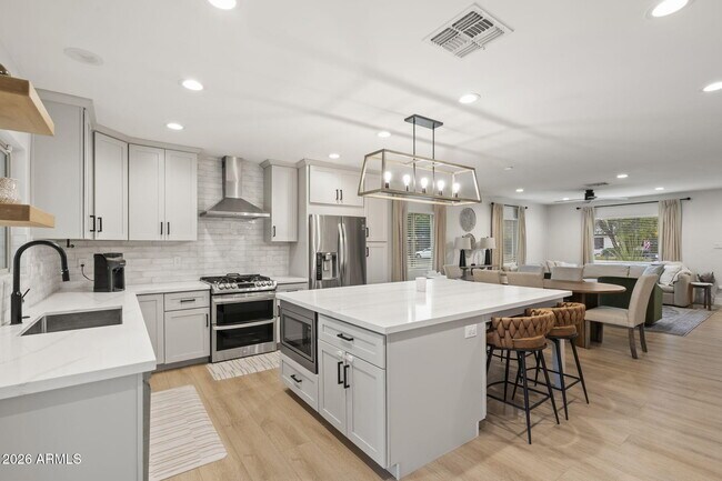 Building Photo - 3515 E Piccadilly Rd