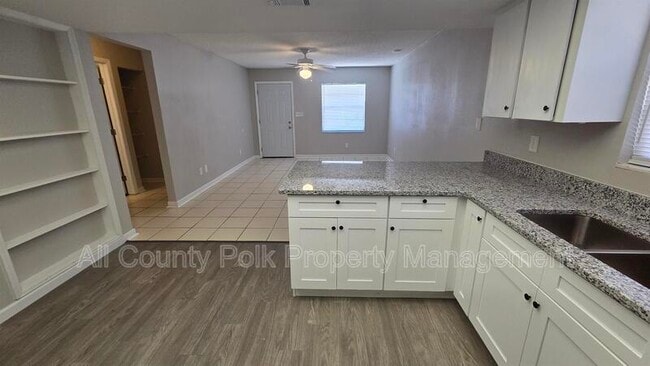 Building Photo - 4944 Malibu Ct