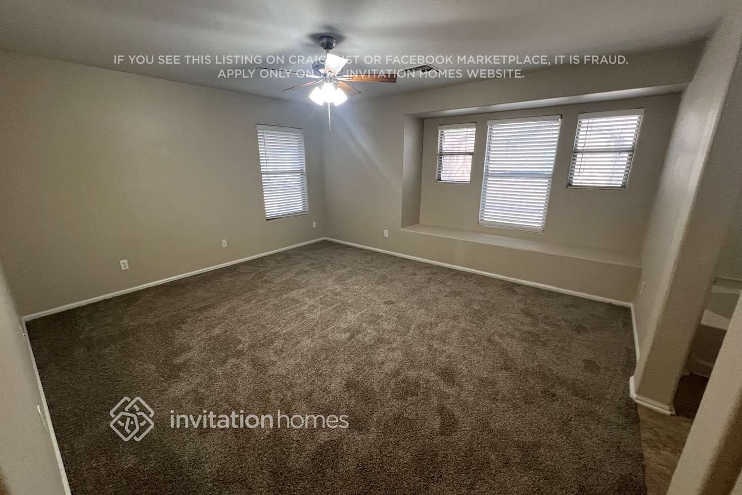 Building Photo - 1039 S Deerfield Ln