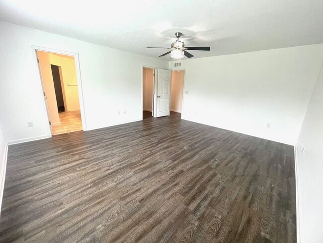 Building Photo - Newer Construction Home!