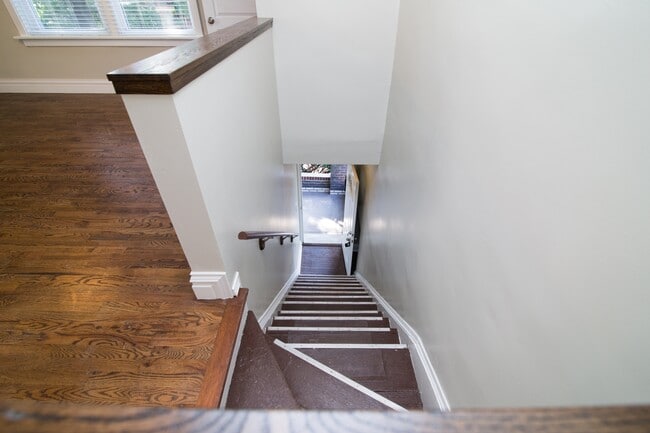 Building Photo - 3116 Lackland Ave