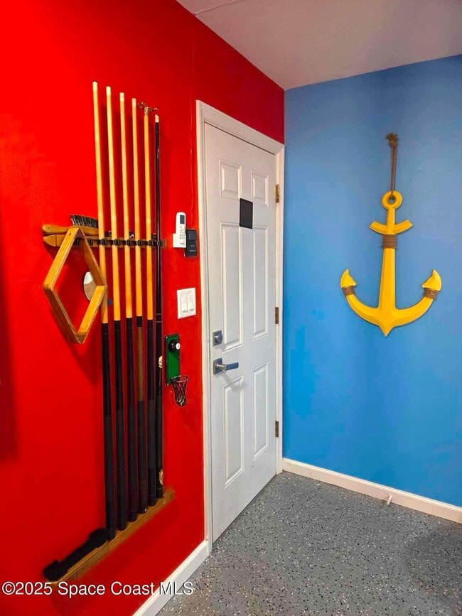 Building Photo - 363 Harbor Dr