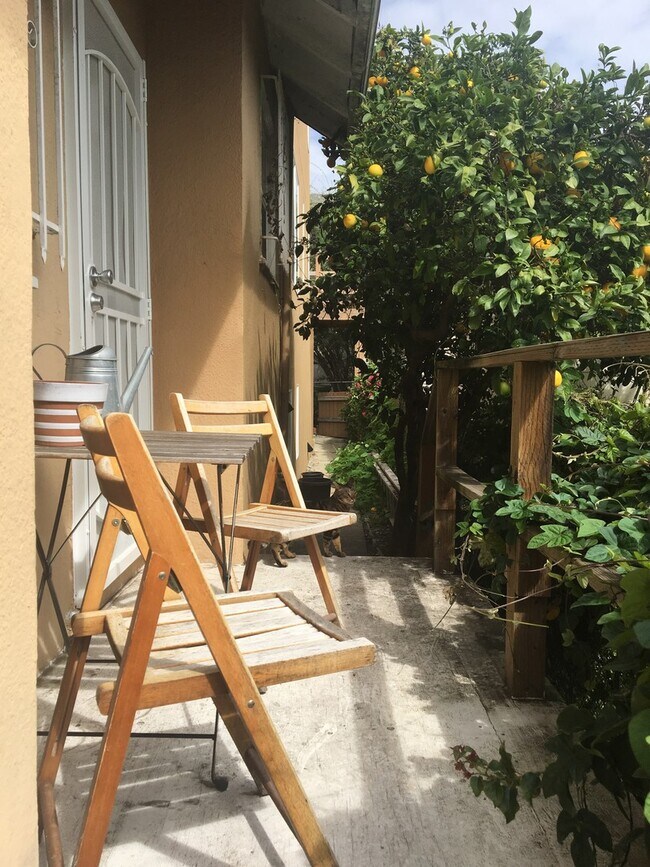 Building Photo - 817 52nd St