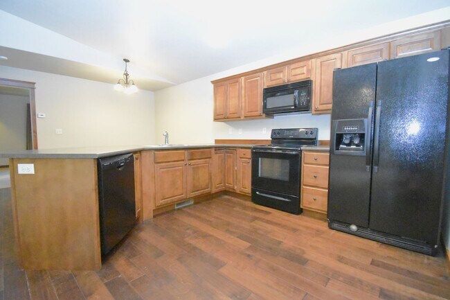 Building Photo - 103 Covey Ct