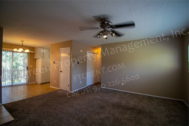 Building Photo - Great 2 bed 1 bath Condo in a Great Location!