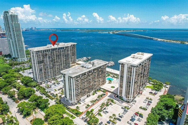 Building Photo - 1915 Brickell Ave