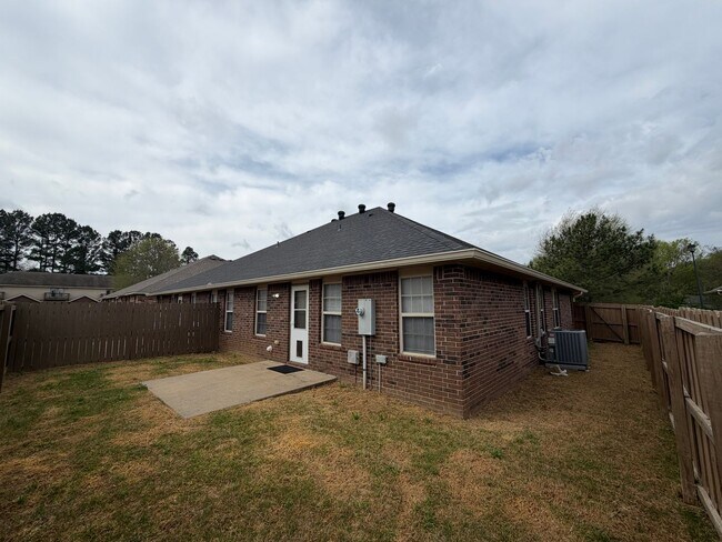 Building Photo - ***1584 Willowbrook Drive***