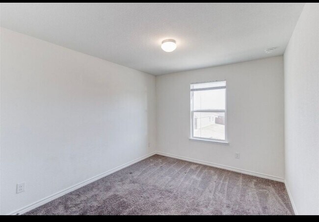 Building Photo - 321 Wild Onion Ln