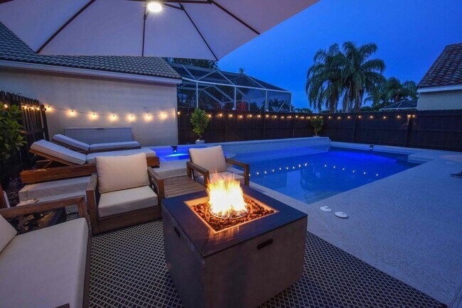 Building Photo - 6017 Newport Village Way