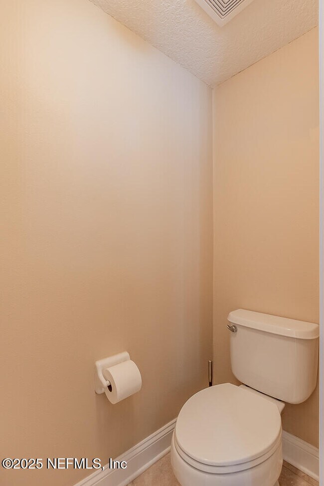 Building Photo - 8543 Glenbury Ct N