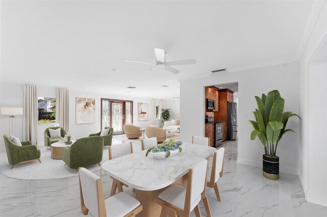 Building Photo - 2443 NE 26th St