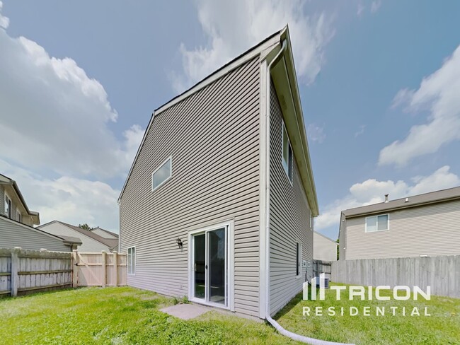 Building Photo - 2429 Grand Fir Dr