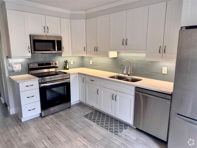 Building Photo - 22028 Las Brisas Cir