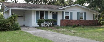 Building Photo - 800 Blue Springs Dr