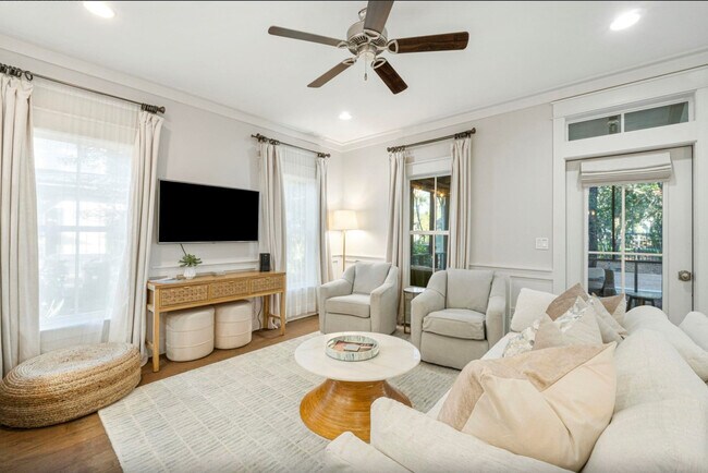 Building Photo - 587 Patina Blvd