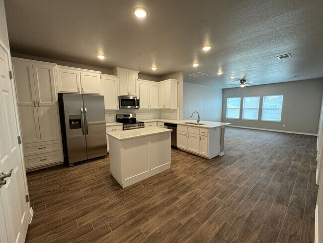 Building Photo - 5403 Rose Gdn Lp